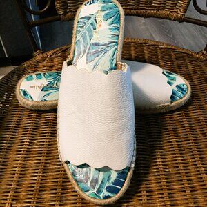 J Mclaughlin Espadrille Sandals Pebbled White Leather Tropical footbeds Sz 11 M